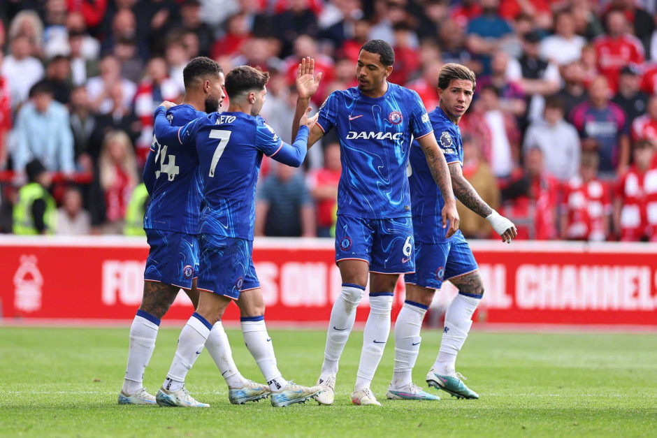 为什么球员在打击时戴护手不仅防骨折更为了增加握球棒的舒适度